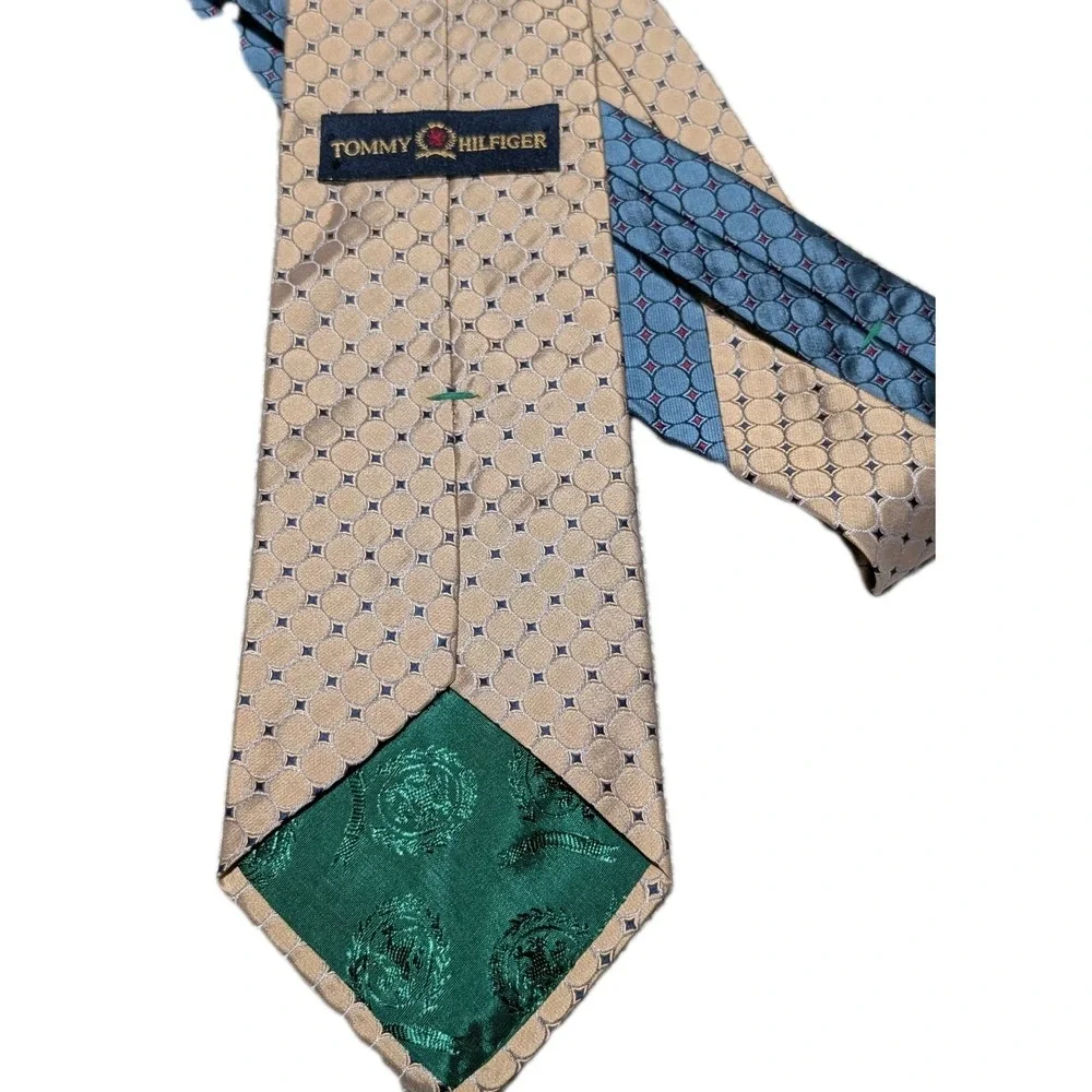 Tommy Hilfiger Men's Neck Tie Beige Geometric 100%‎ Silk Made in USA